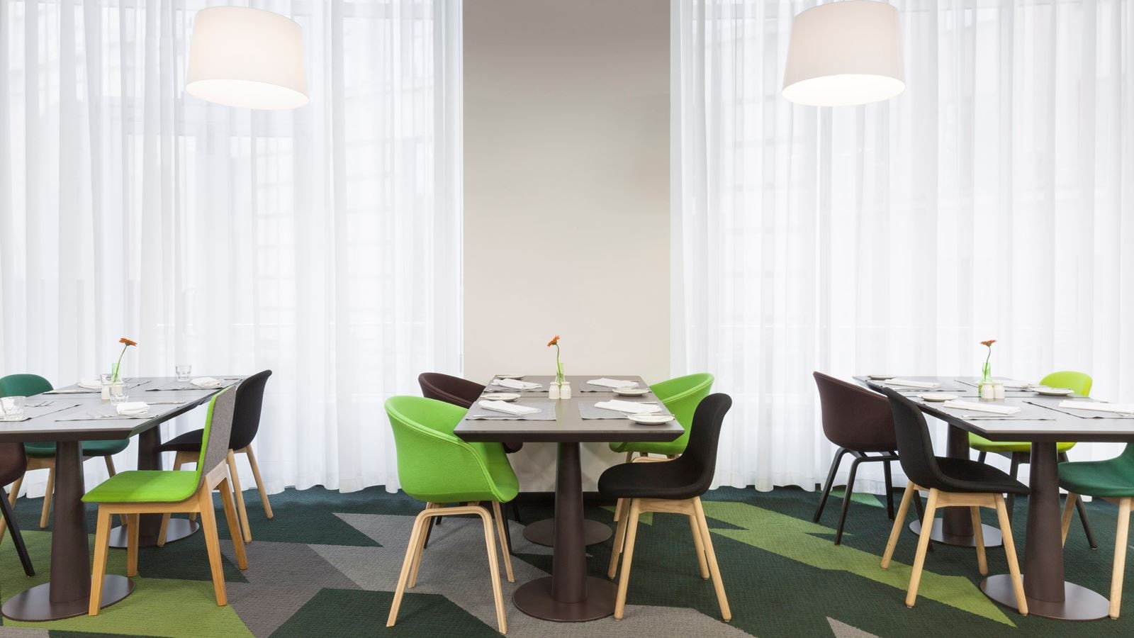 restaurants-restaurant