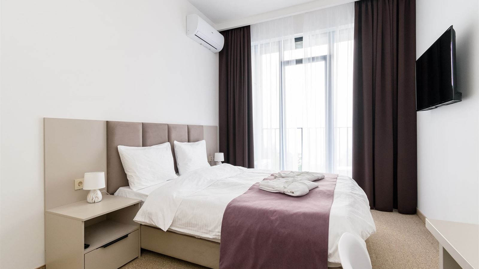 rooms-2-mest-uluchshennyi-s-balkonom