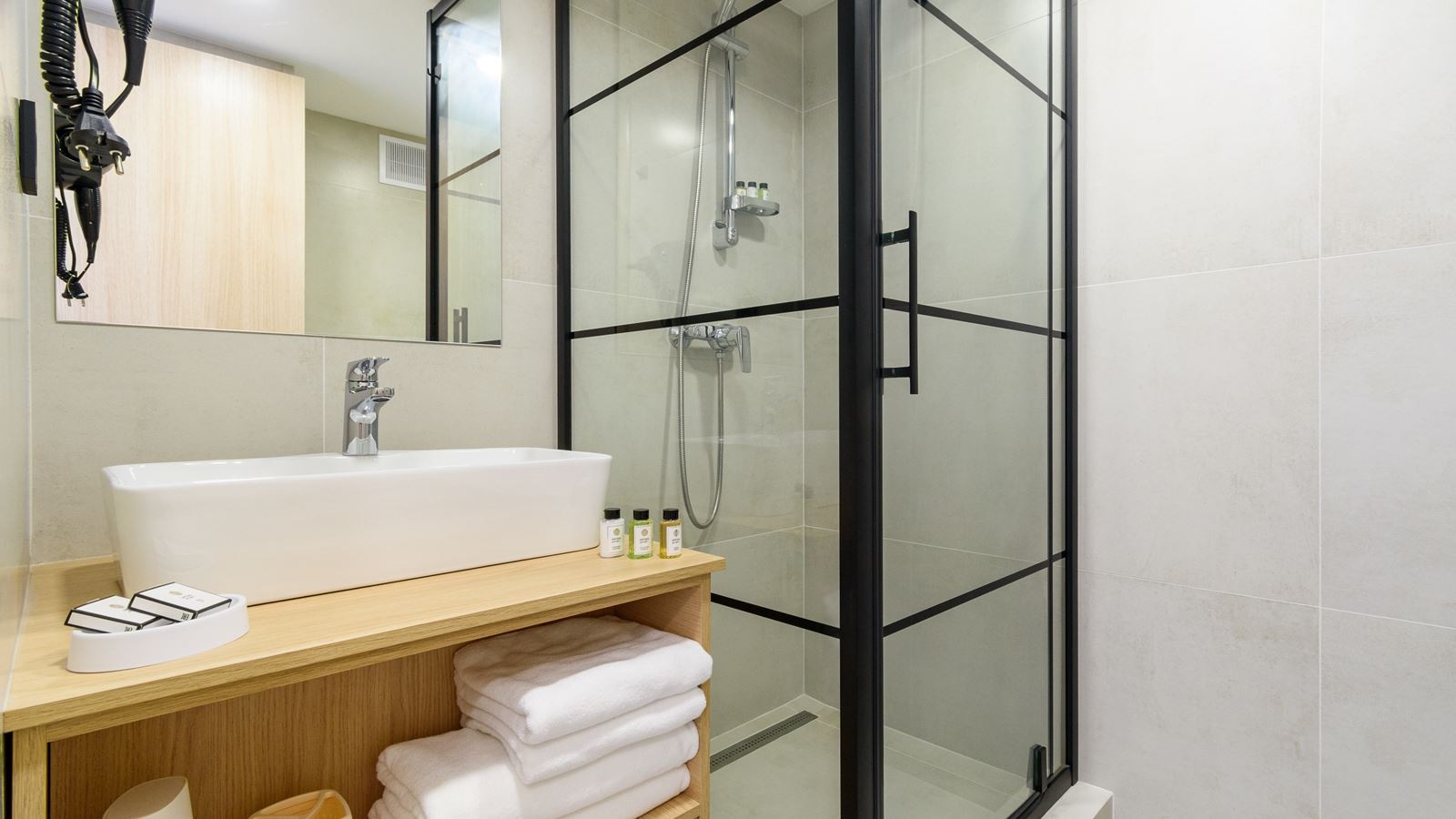 rooms-4-mest-apart-2-urovnevye-vid-na-more