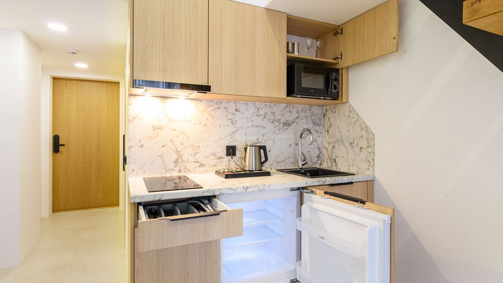 rooms-4-mest-apart-2-urovnevyi-s-terrasoi1-et