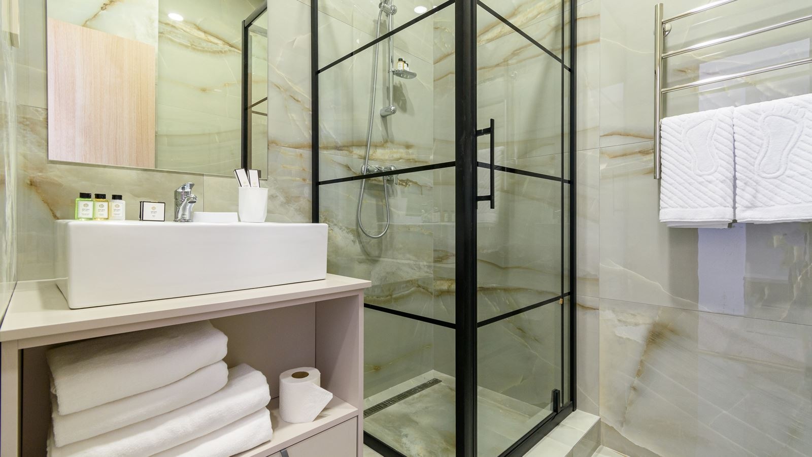 rooms-2-mest-uluchshennyi-s-balkonom