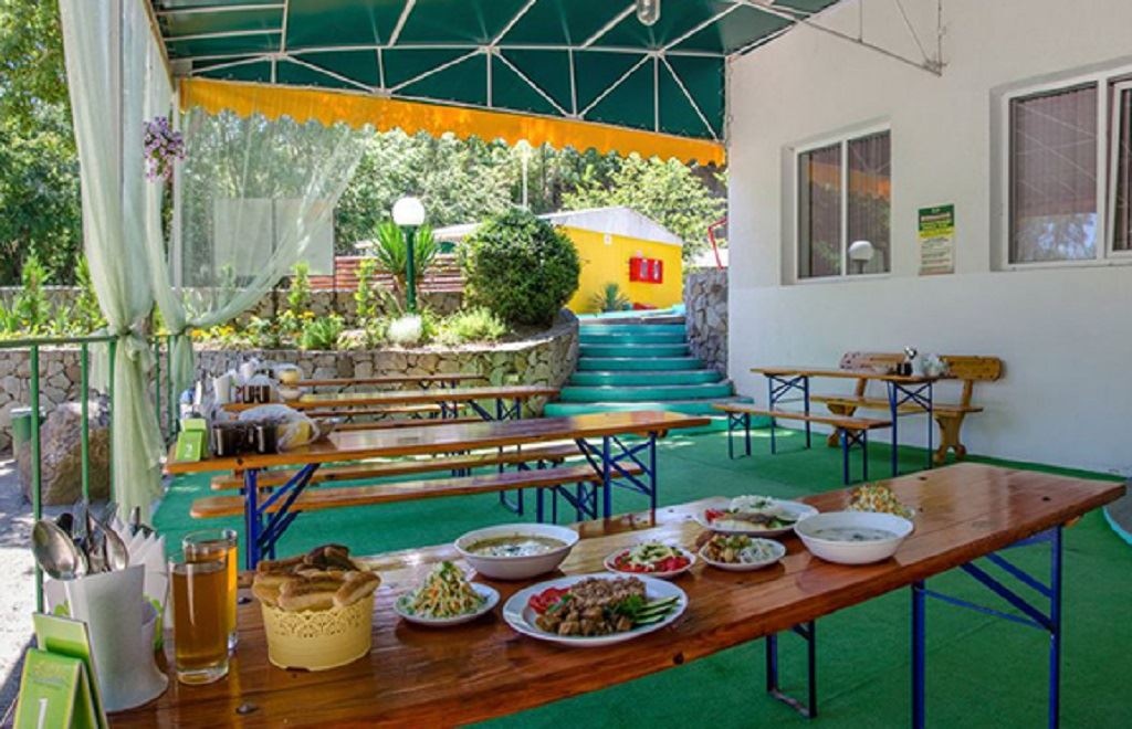 restaurants-zal-pitaniya