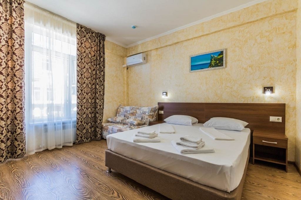 rooms-family-with-balcony