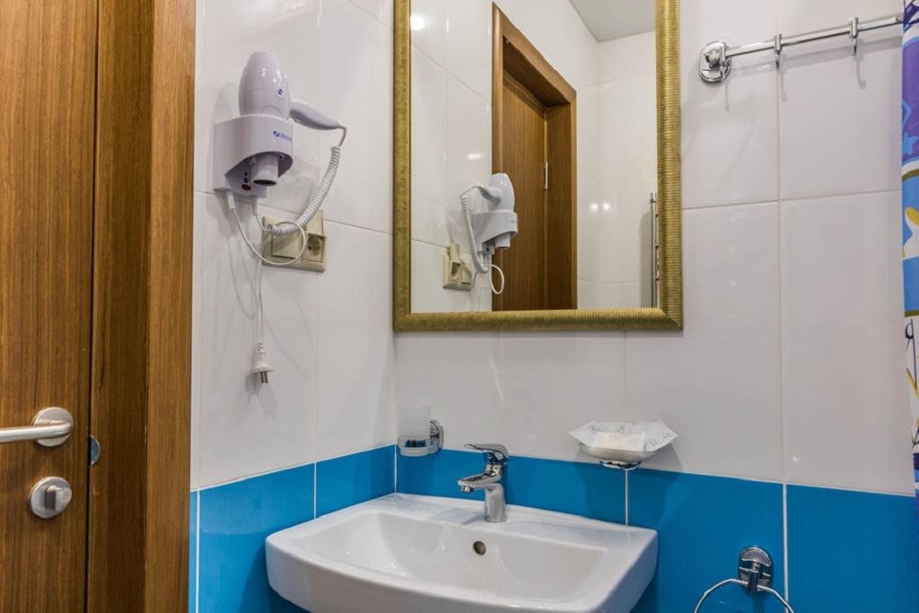 rooms-family-with-balcony