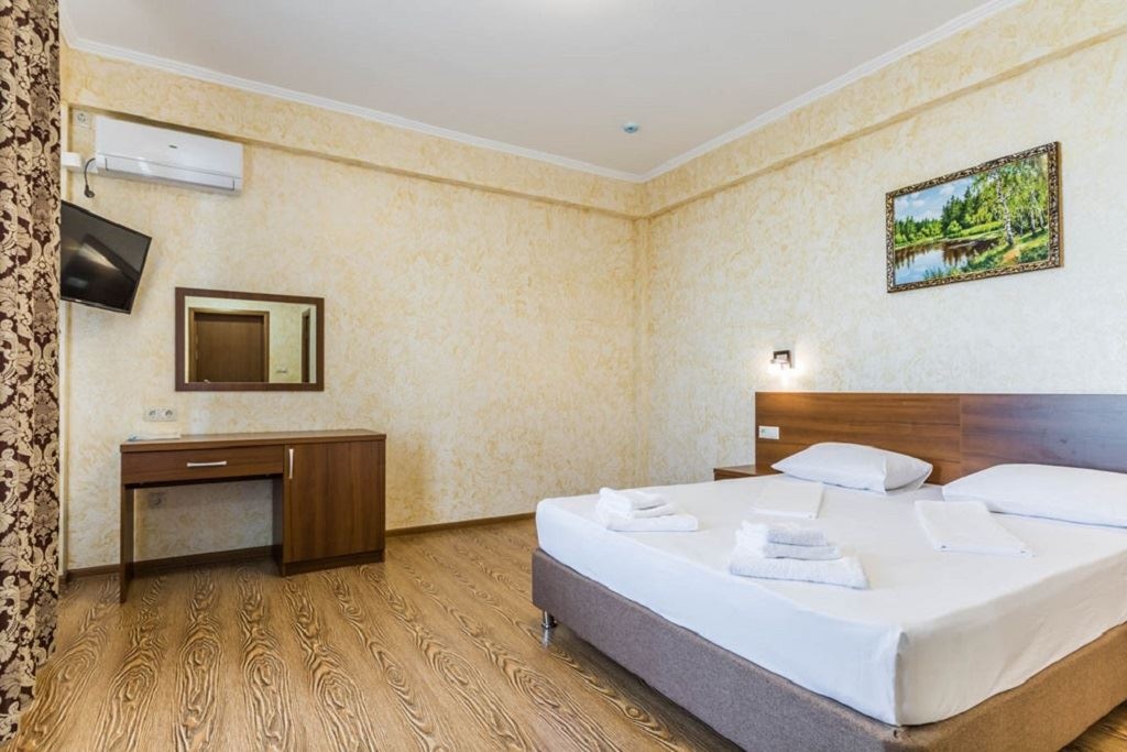 rooms-family-with-balcony-with-sea-and-pool-wiew