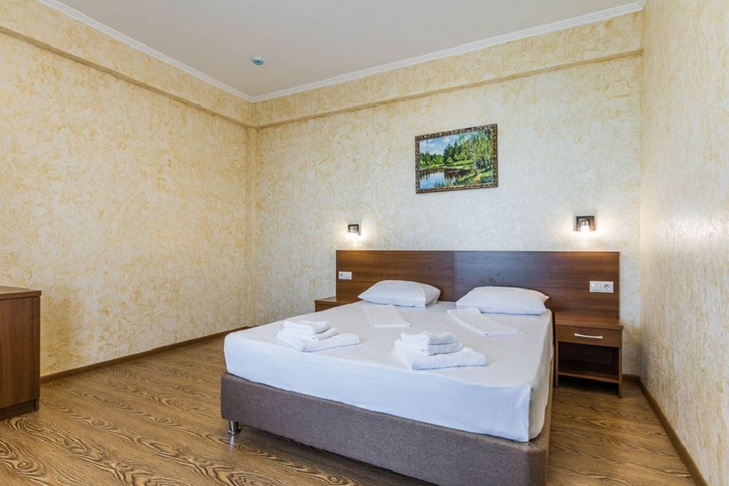 rooms-family-with-balcony-and-front-sea-wiew