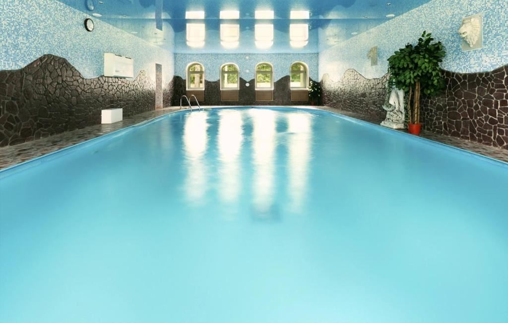 pools-indoor-pool