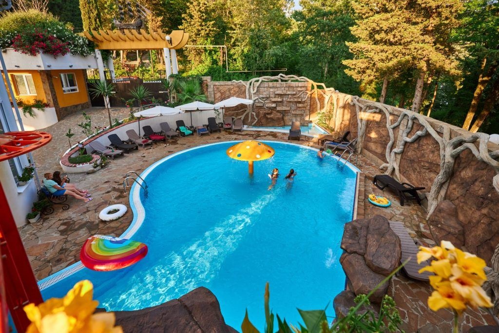 pools-outdoor-pool