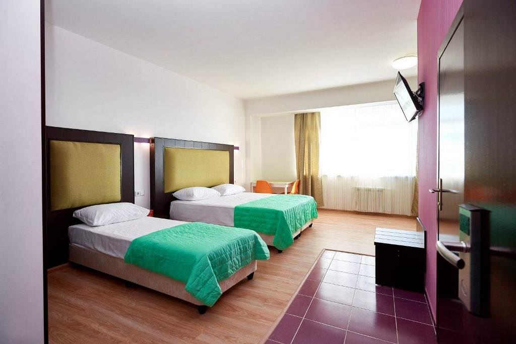 rooms-triple-balcony