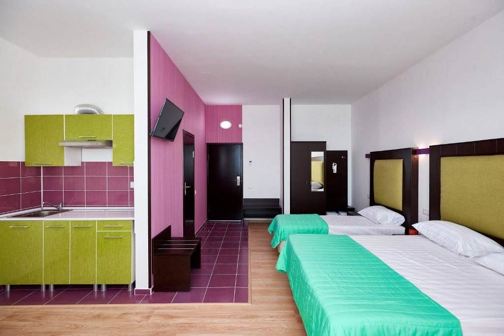 rooms-triple-balcony