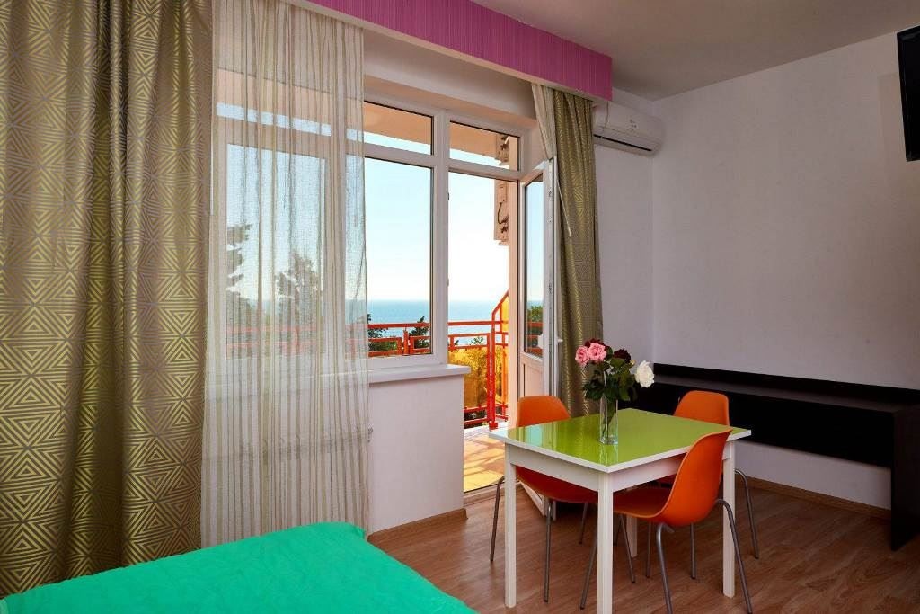 rooms-triple-balcony