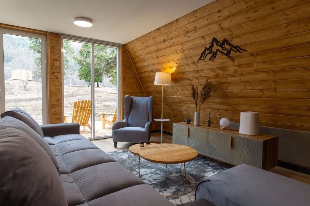 rooms-8-mestnyi-bolshoi-dom