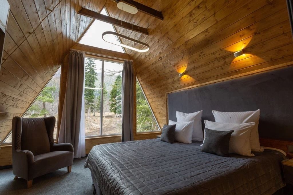 rooms-8-mestnyi-bolshoi-dom