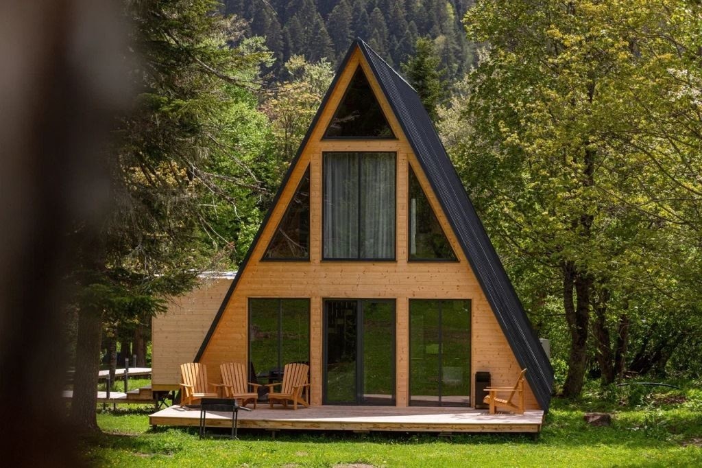 rooms-8-mestnyi-bolshoi-dom