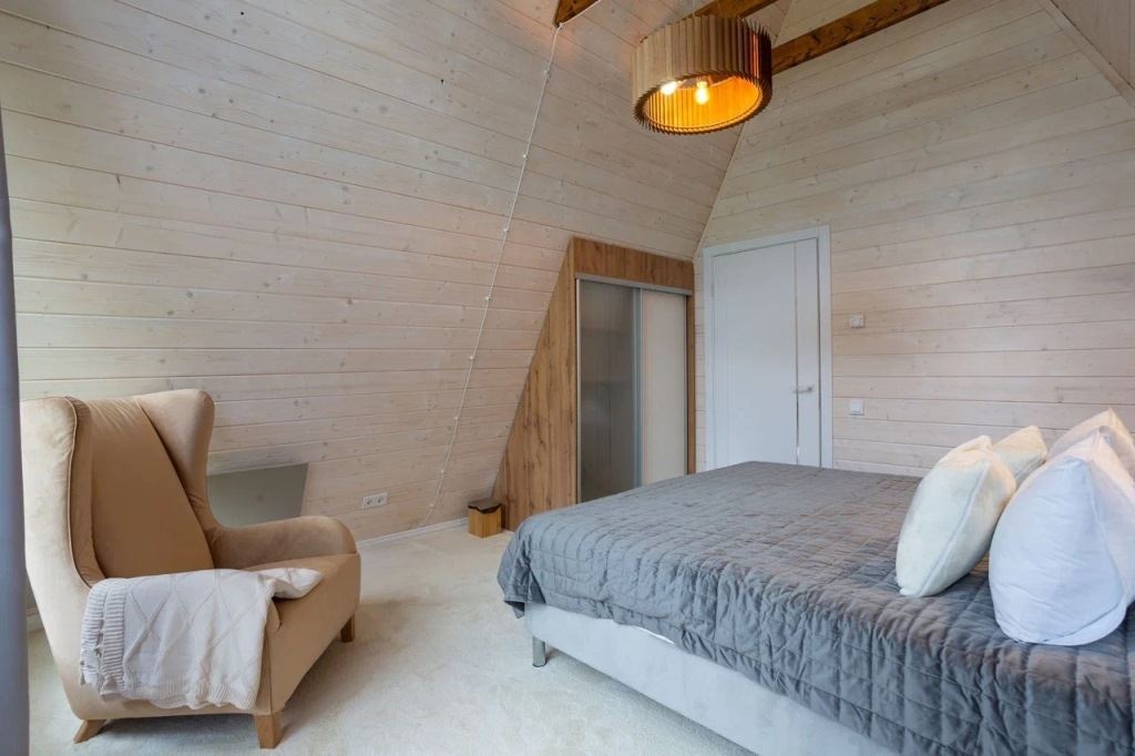 rooms-8-mestnyi-bolshoi-dom