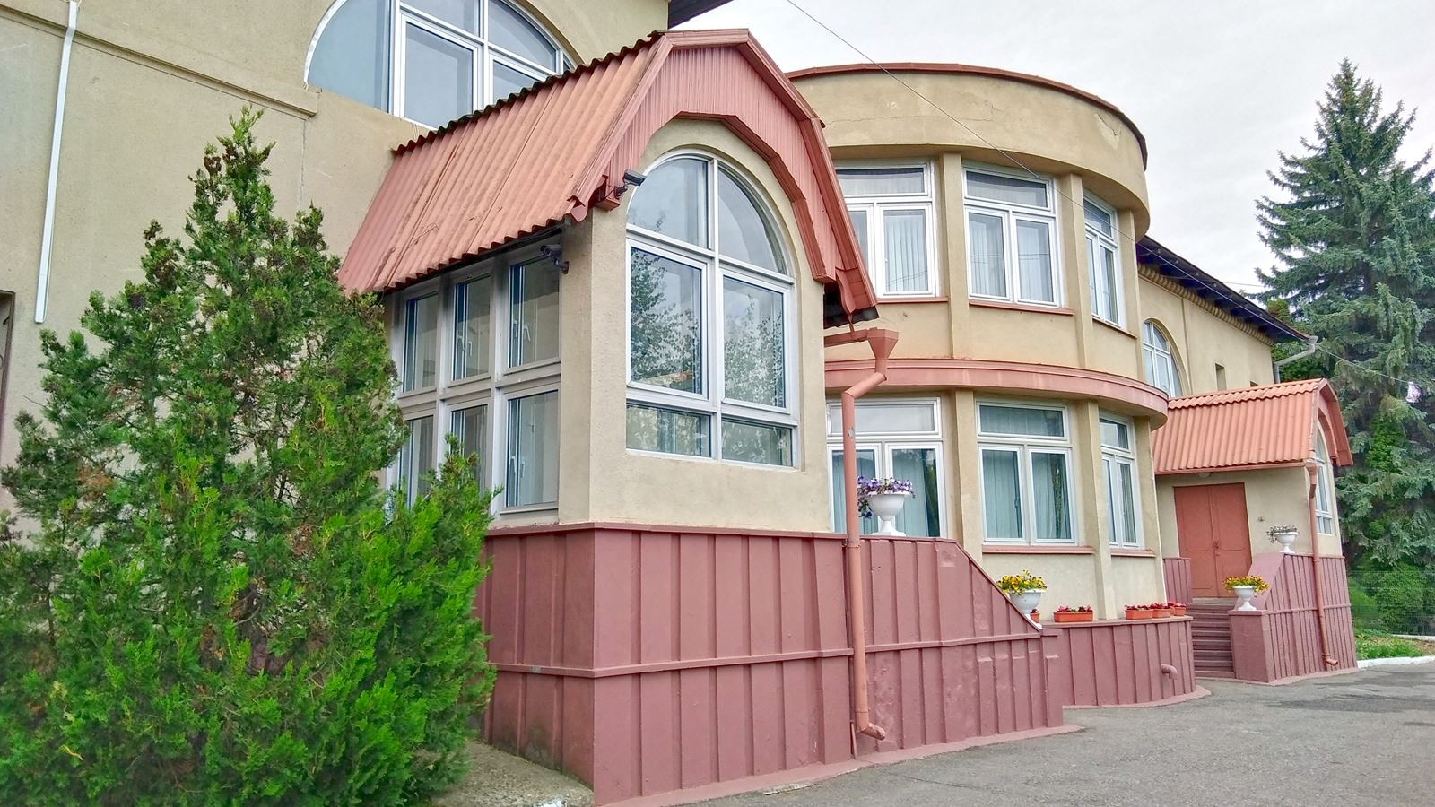 general-main-building