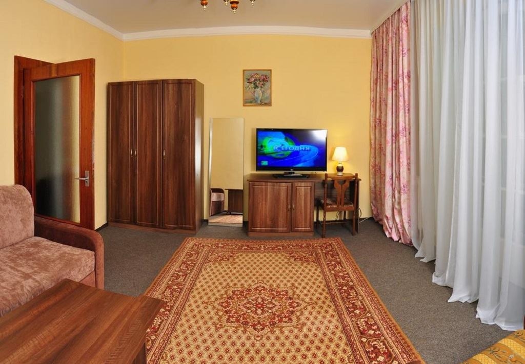 rooms-2-местный-2-комнатный-стандарт-с-балконом