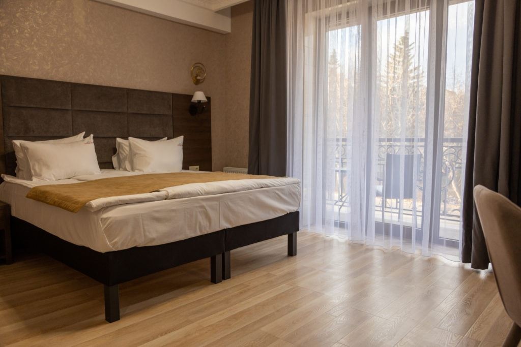 rooms-стандарт-2х-местный-с-балконом