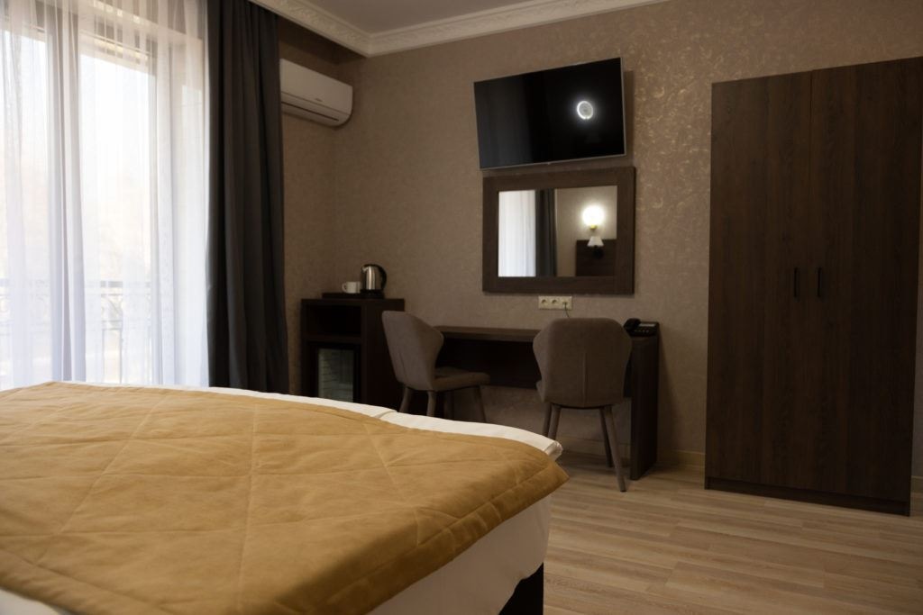 rooms-стандарт-2х-местный-с-балконом