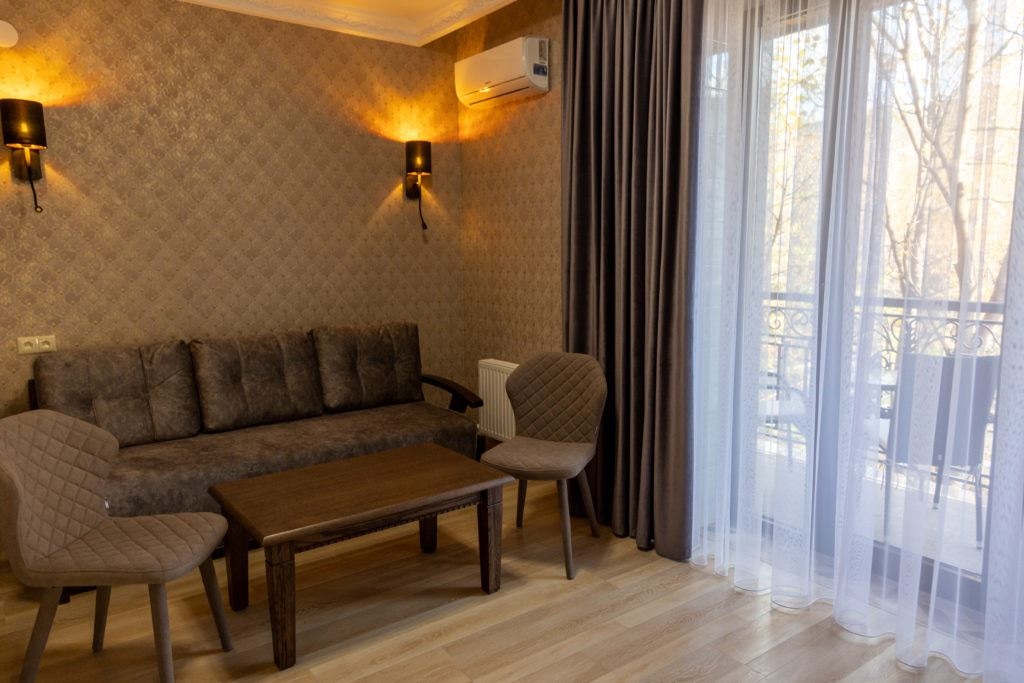 rooms-2хместный-luxe-с-балконом