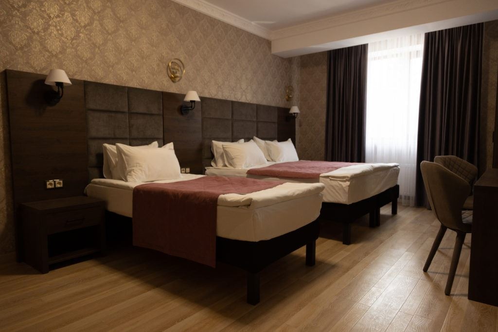 rooms-3хместный-luxe-с-балконом