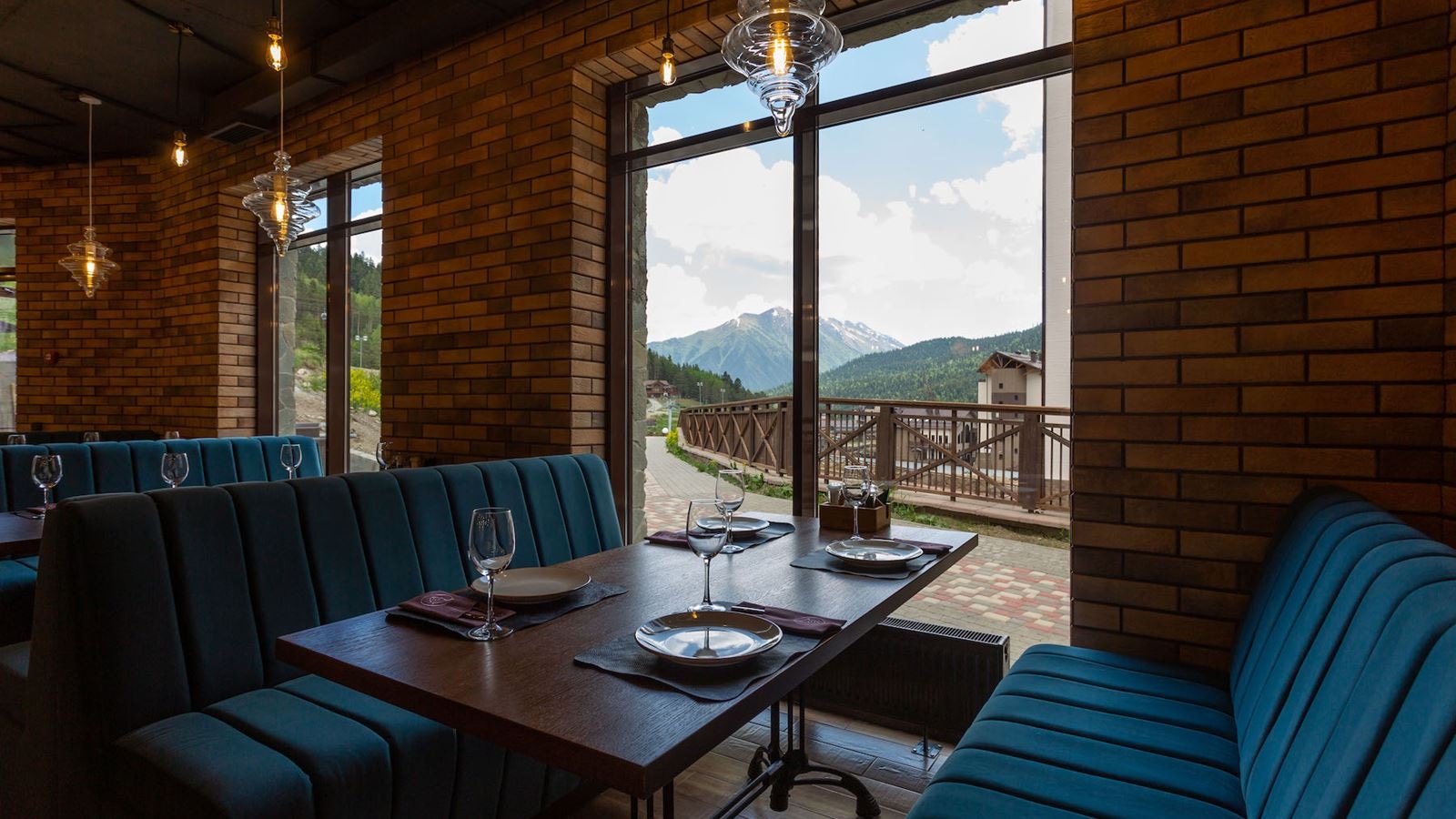 restaurants-axis-bbq