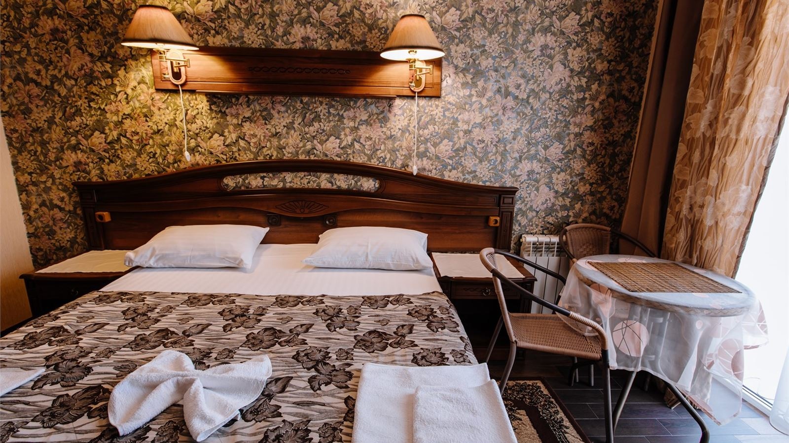 rooms-улучshенный-двухместный-номер-с-балконом