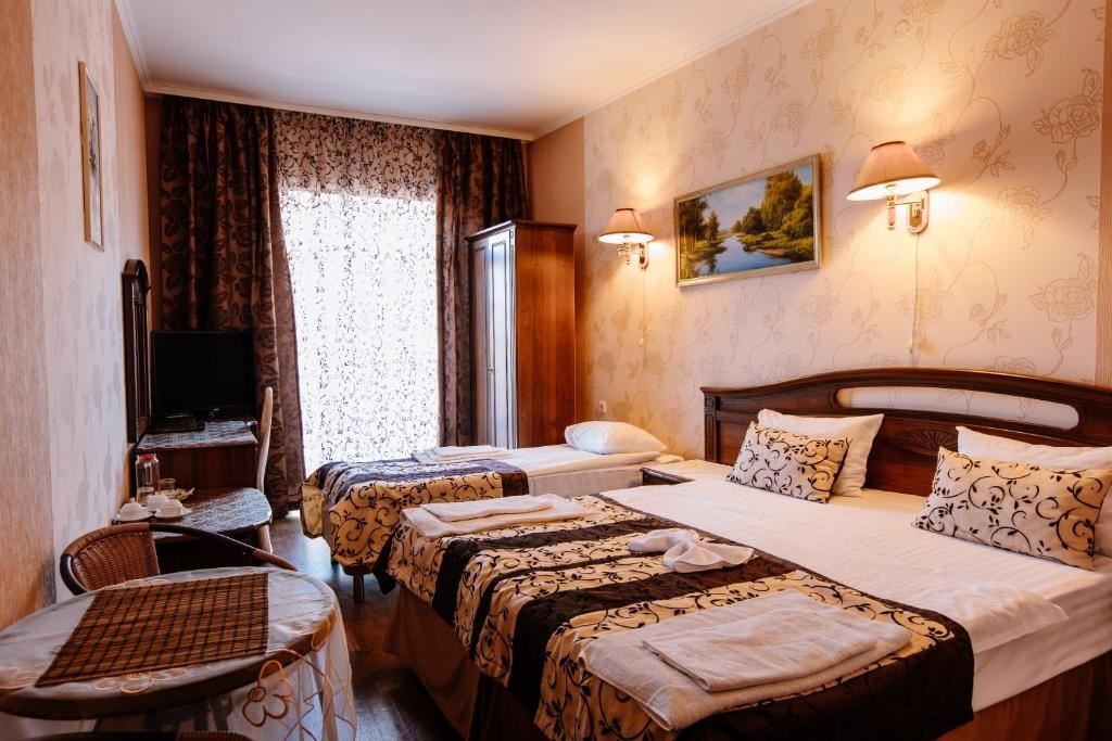 rooms-улучshенный-трехместный-номер