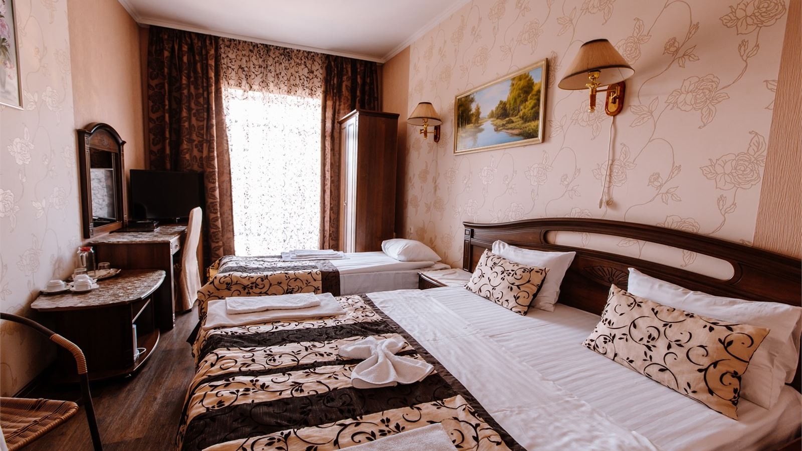 rooms-улучshенный-трехместный-номер