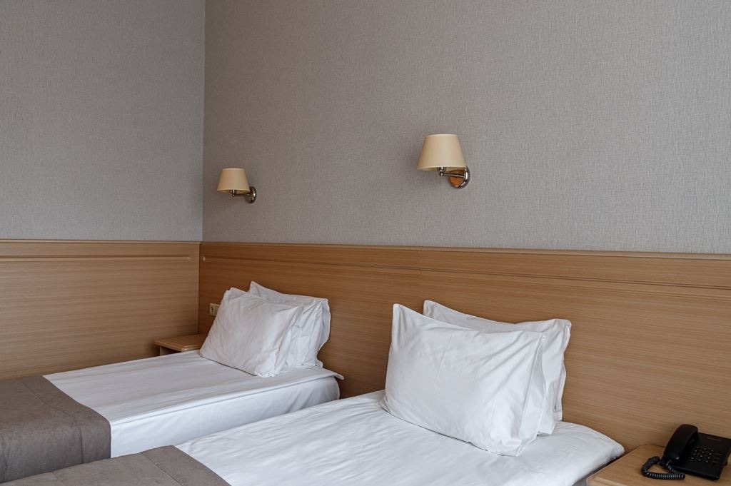 rooms-standart-with-balcony-twin