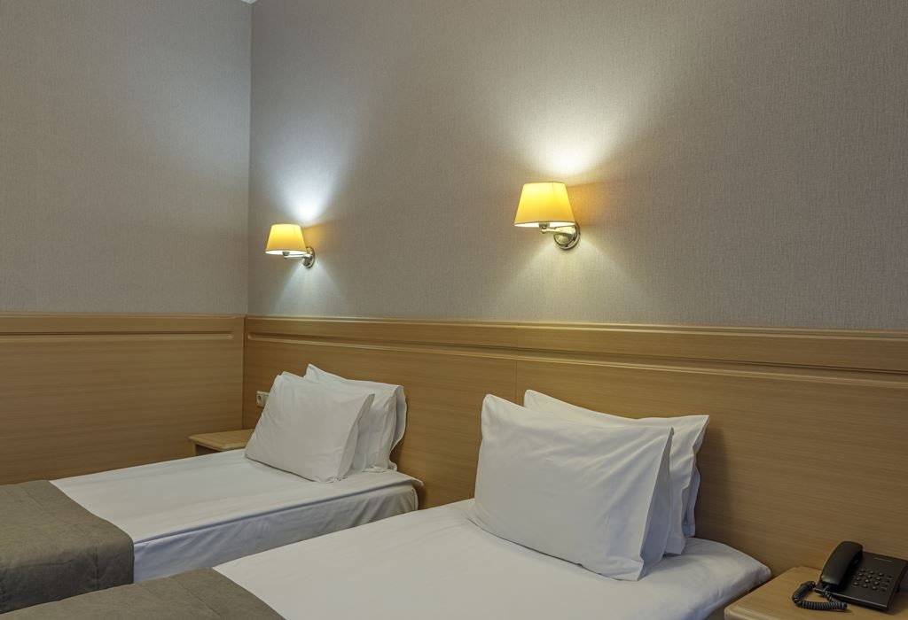 rooms-standart-with-balcony-twin