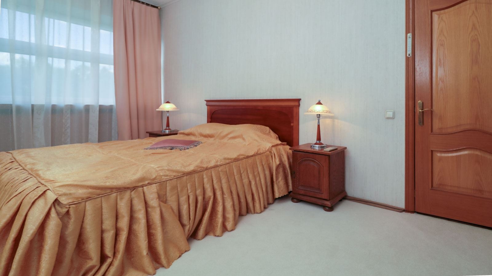 rooms-2bed-2room-junior-suite-with-kitchenette