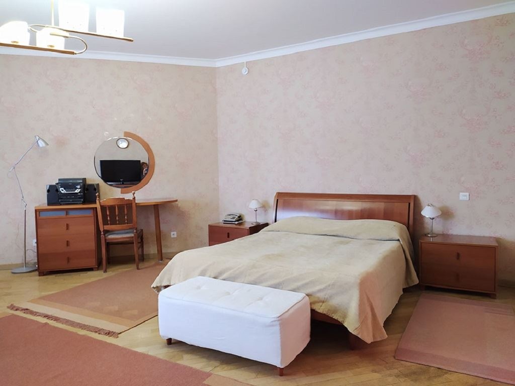 rooms-2bed-1room-suite