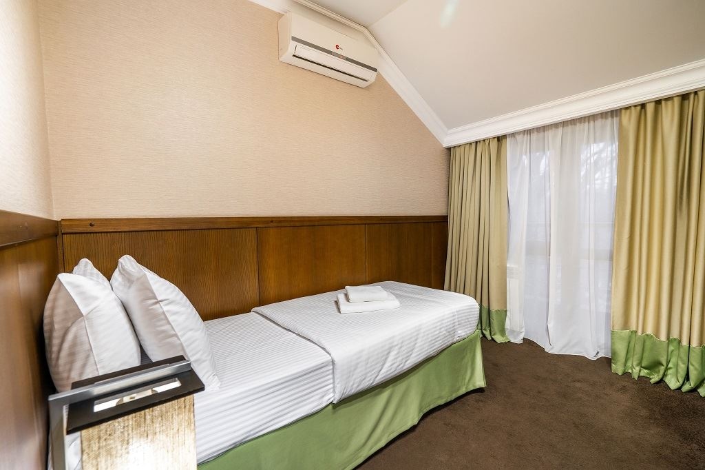 rooms-singl-with-balcony