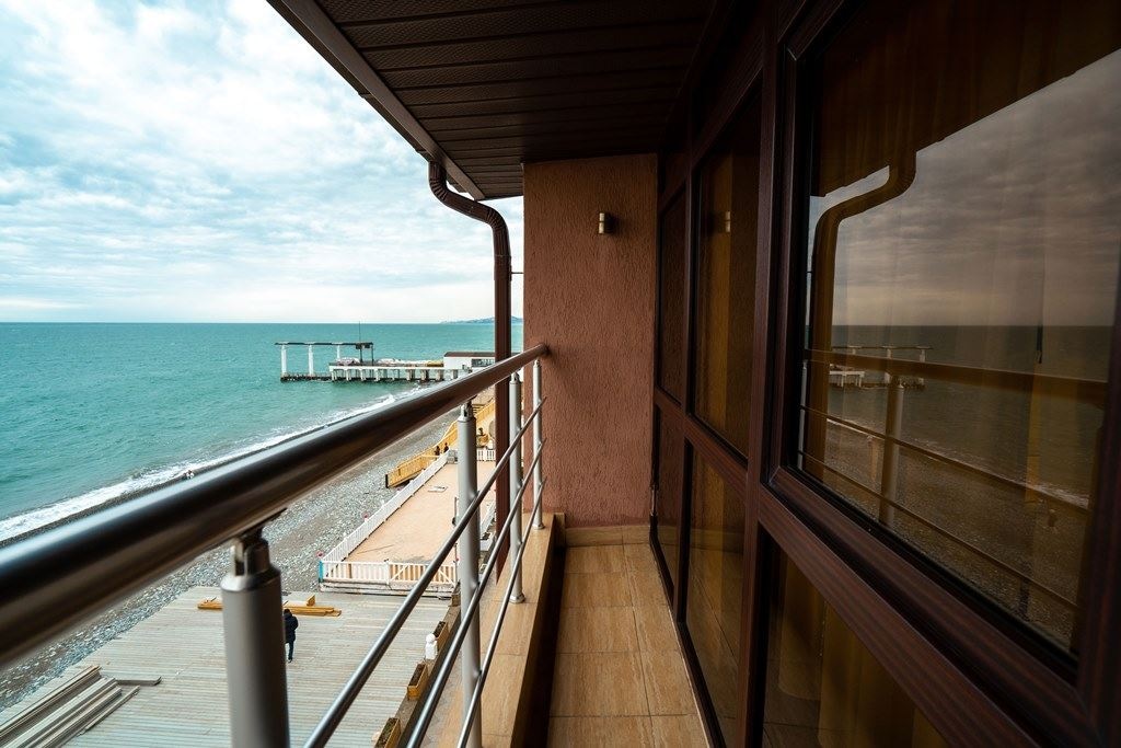rooms-standart-with-balcony-and-sea-weiu
