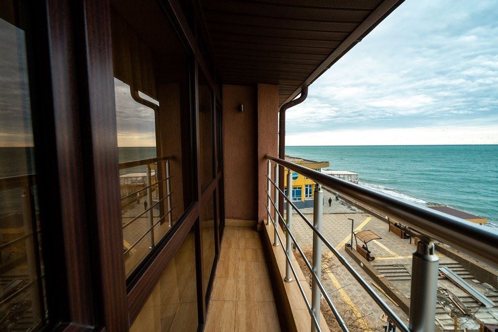 rooms-standart-with-balcony-and-sea-weiu