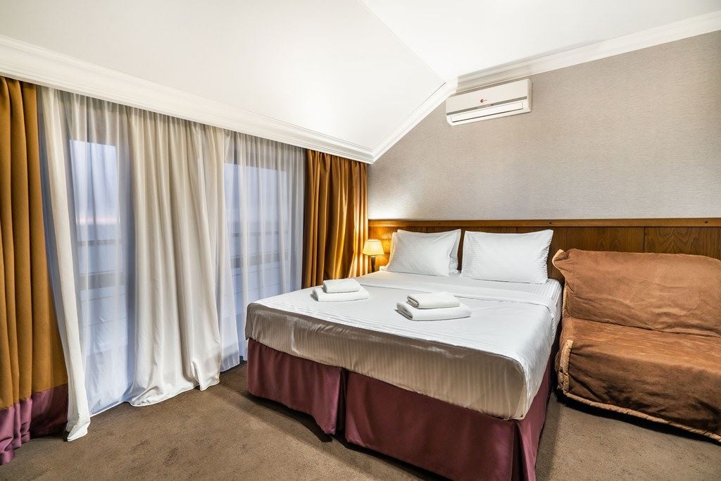 rooms-standart-with-balcony-and-sea-weiu