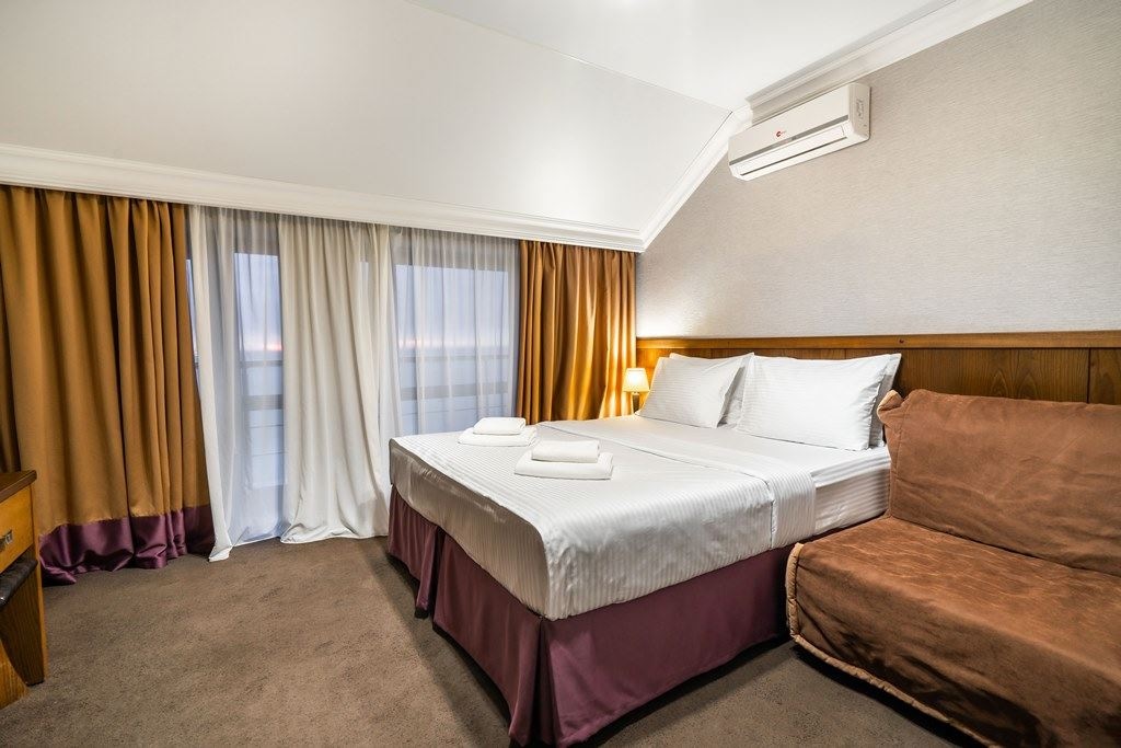 rooms-standart-with-balcony-and-sea-weiu