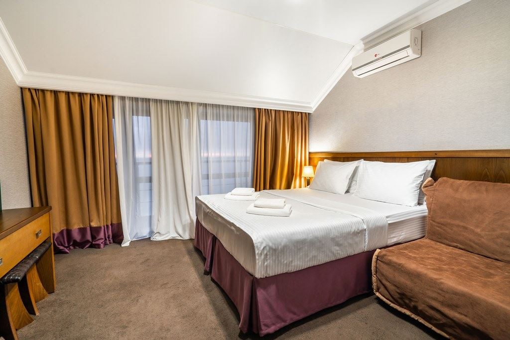 rooms-standart-with-balcony-and-sea-weiu