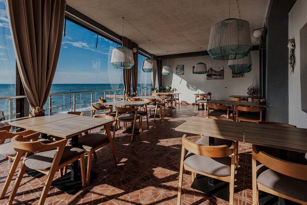 restaurants-restaurant