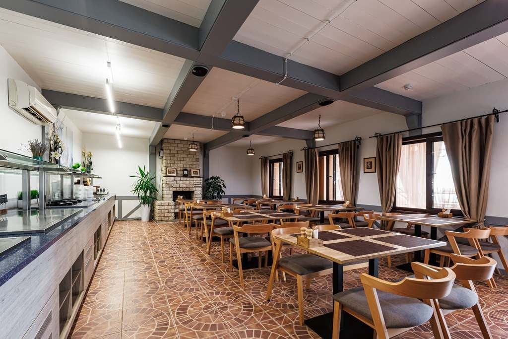 restaurants-restaurant