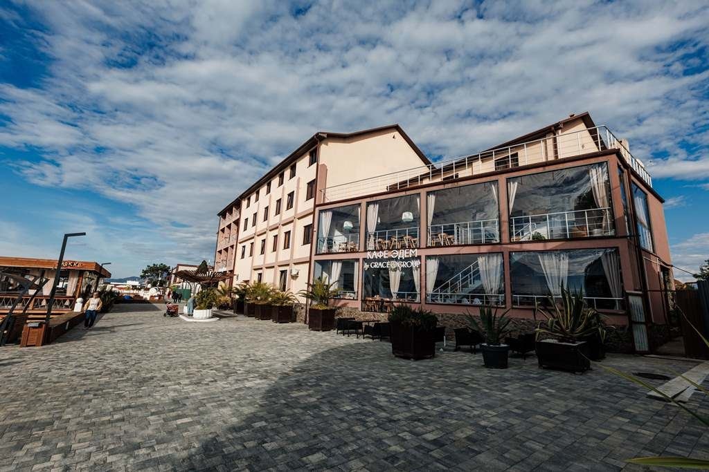 restaurants-restaurant