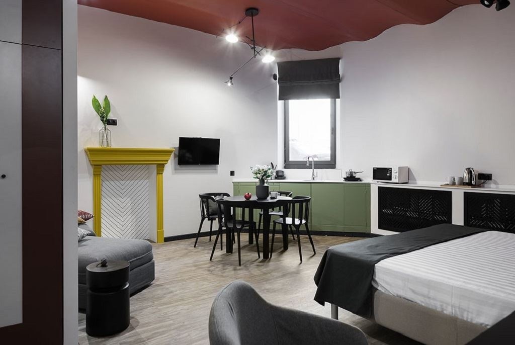 rooms-4-bed-deluxe-room