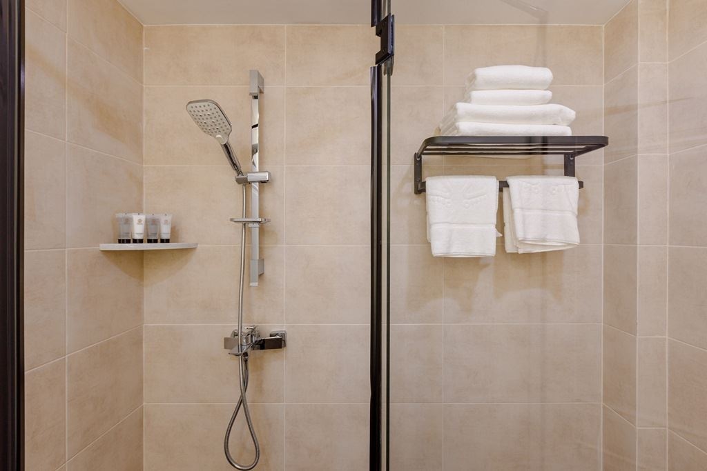 rooms-sinor-with-balcony-with-sea