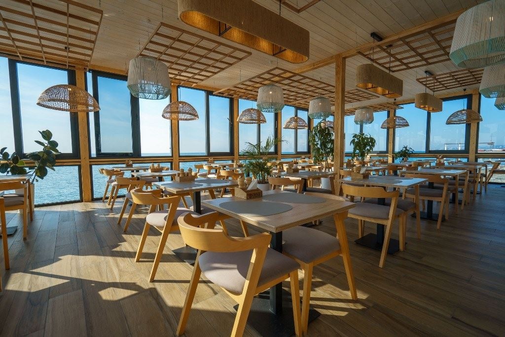 restaurants-restaurant