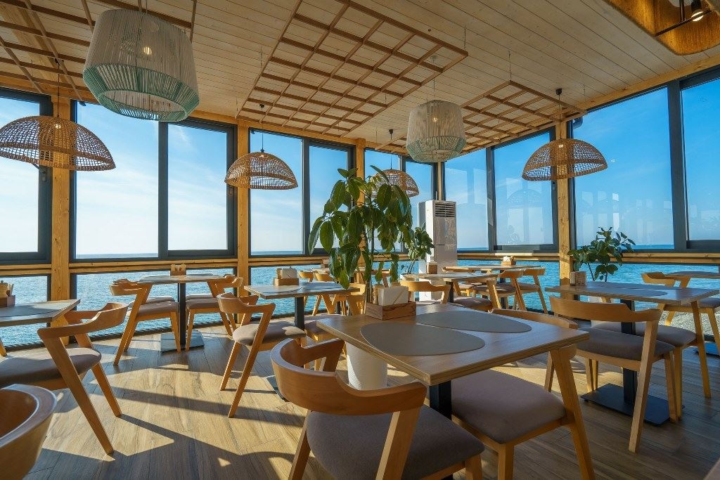 restaurants-restaurant