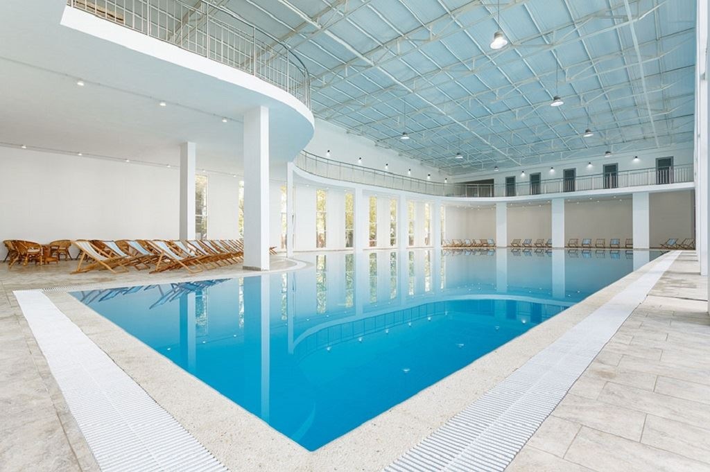 pools-indoor-pool
