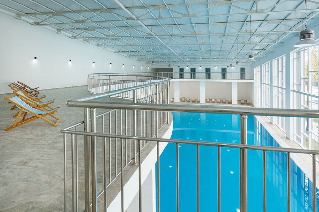 pools-indoor-pool