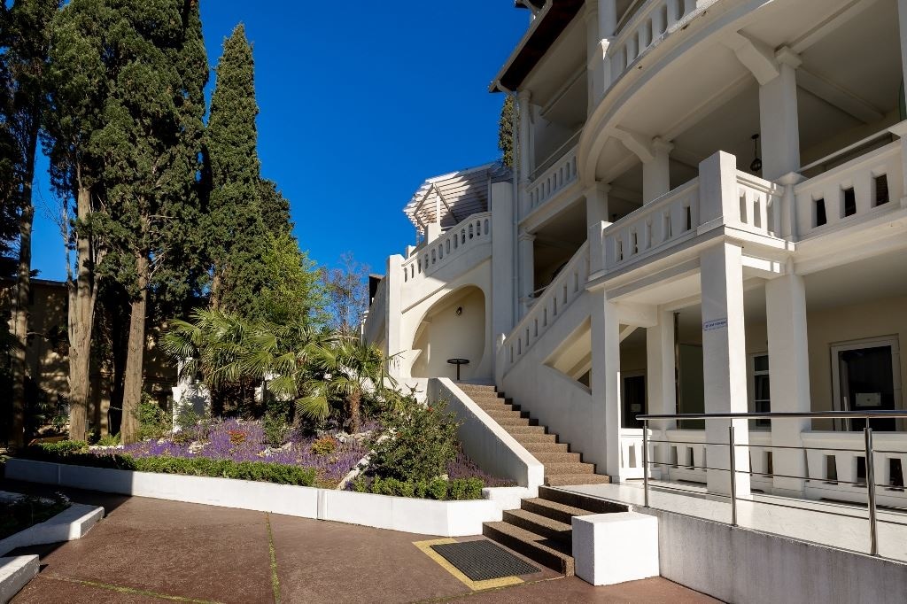 general-main-building