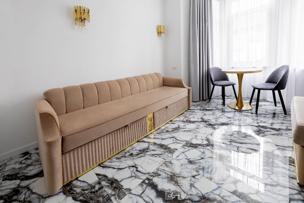 rooms-luxe-with-balcony